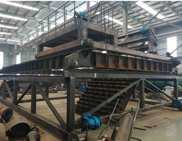 10米鏈板翻堆機(jī)制造中